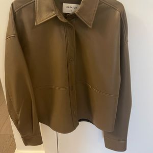 Aritzia, Babaton cropped Pelli shirt jacket